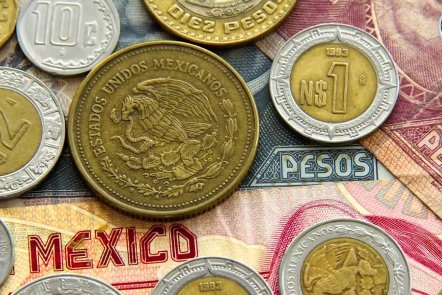 El peso chileno alcanza máximo en cuatro meses, mientras el real brasileño se fortalece impulsado por el alza del mineral de hierro unocreditos.com.mx