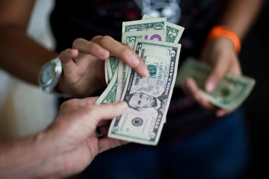 Cómo solucionan los autónomos sus problemas financieros: Te contamos Dineria MX en un texto unocreditos.com.mx